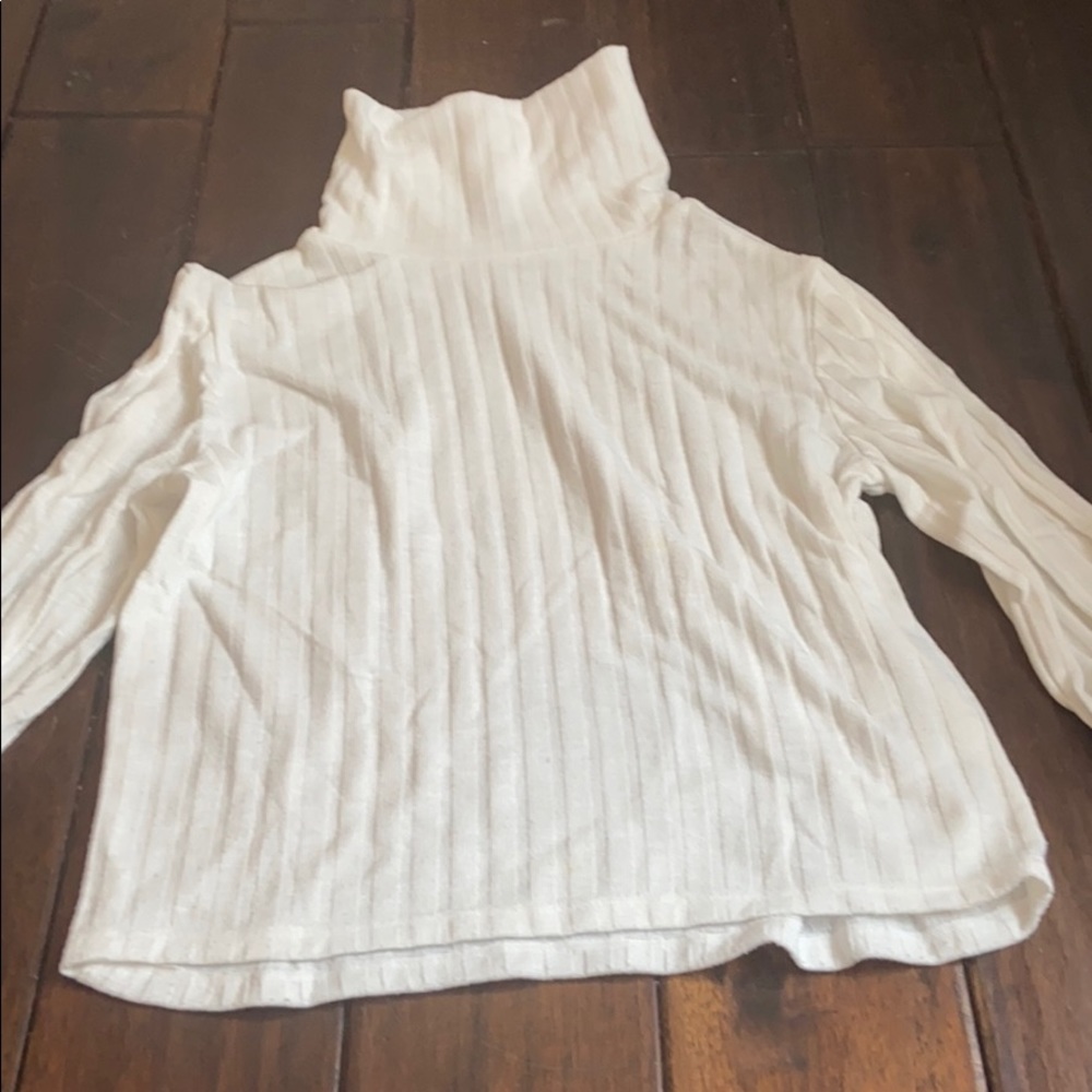H and m white turtleneck